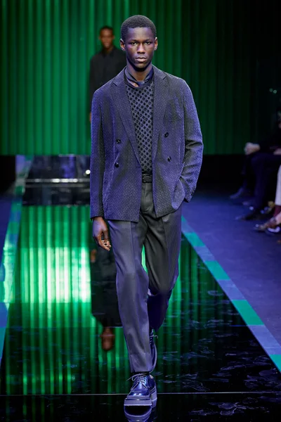 Look 7